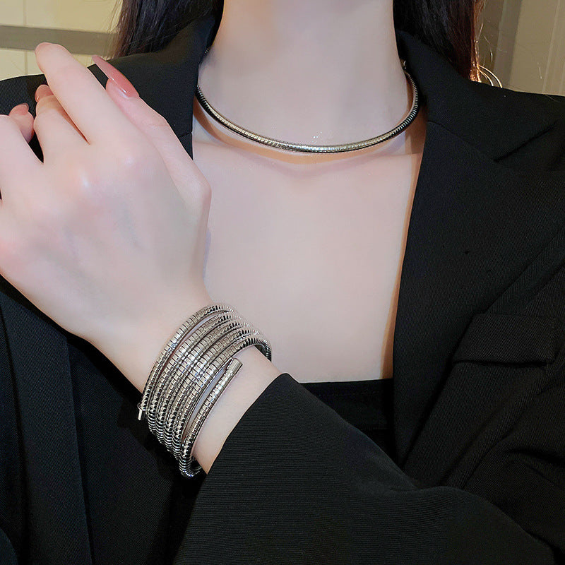 Pulseira Bracelete Elástico Torcido
