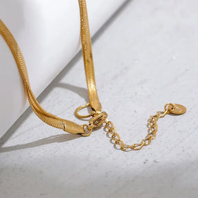 Colar Duplo com Corrente de Cobra e Pingente em Gota