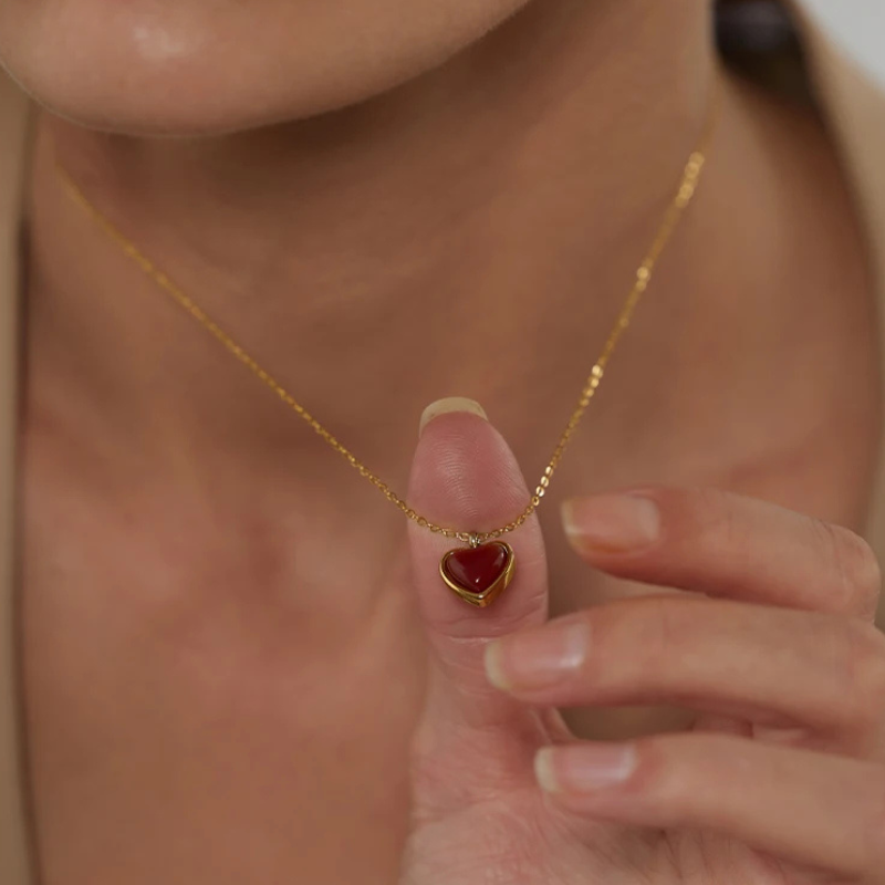 Conjunto Colar e Brinco com Pingente de Coração Colorido