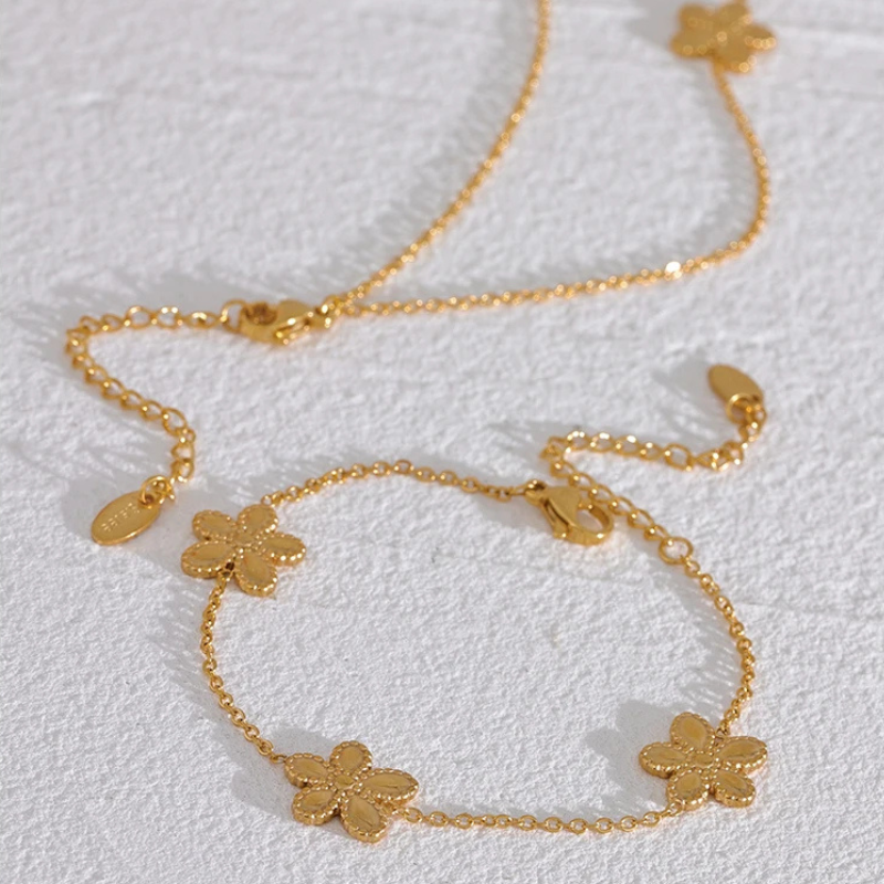 Conjunto Colar e Pulseira Alhambra Dourado