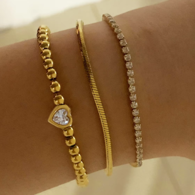 Pulseira de Bolinhas com Pingente de Coração