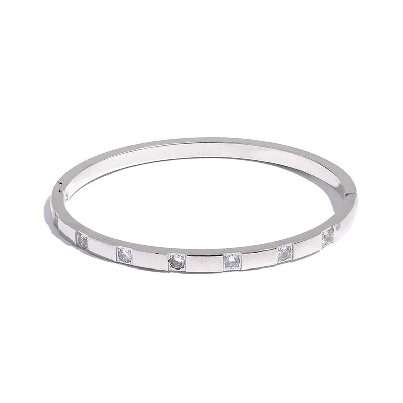 Pulseira Redonda Rígida Cravejada com Zircônia
