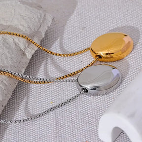 Colar Longo Minimalista com Pingente Oval