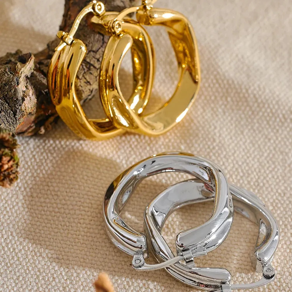 Brinco Hoop Argola Irregular Abstrata
