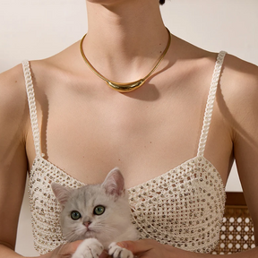 Colar Gargantilha Choker com Pingente Deitado Irregular