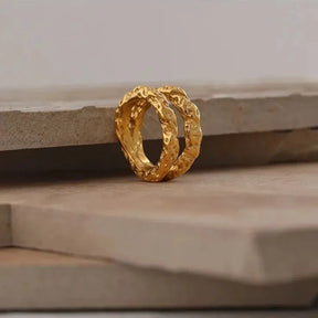 Anel Camada Dupla com Textura Irregular Banhado em Ouro