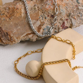 Colar e Pulseira Meio a Meio