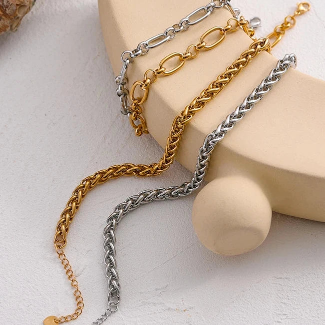Colar e Pulseira Meio a Meio