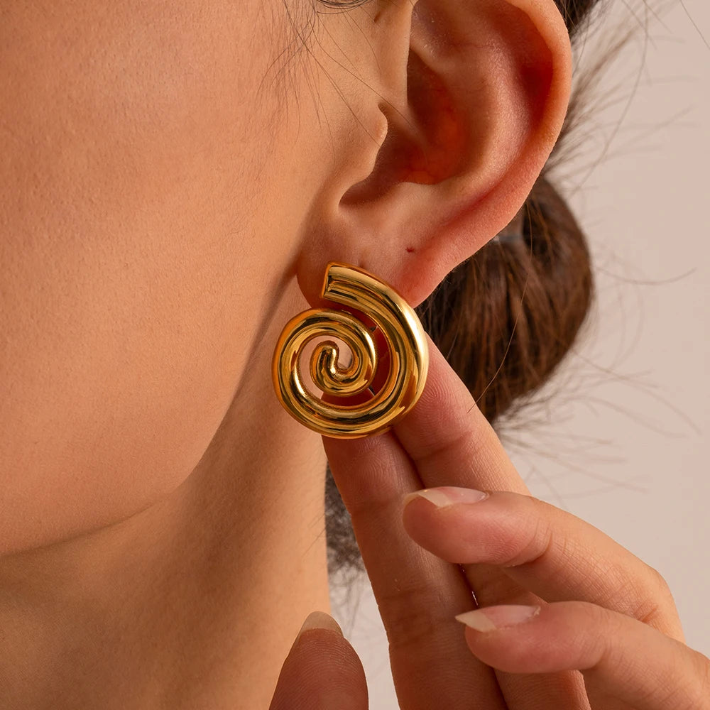 Brinco Caracol Hoop Vazado em Espiral