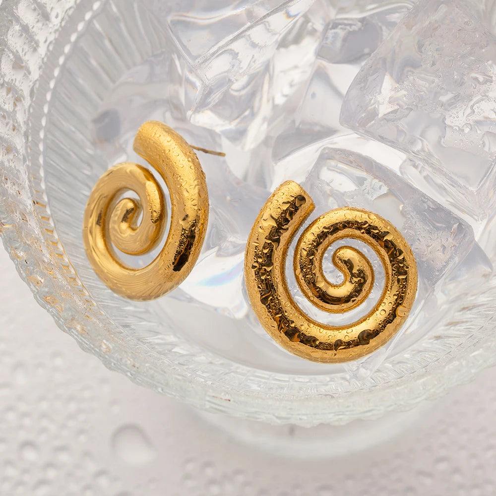 Brinco Caracol Hoop Vazado em Espiral
