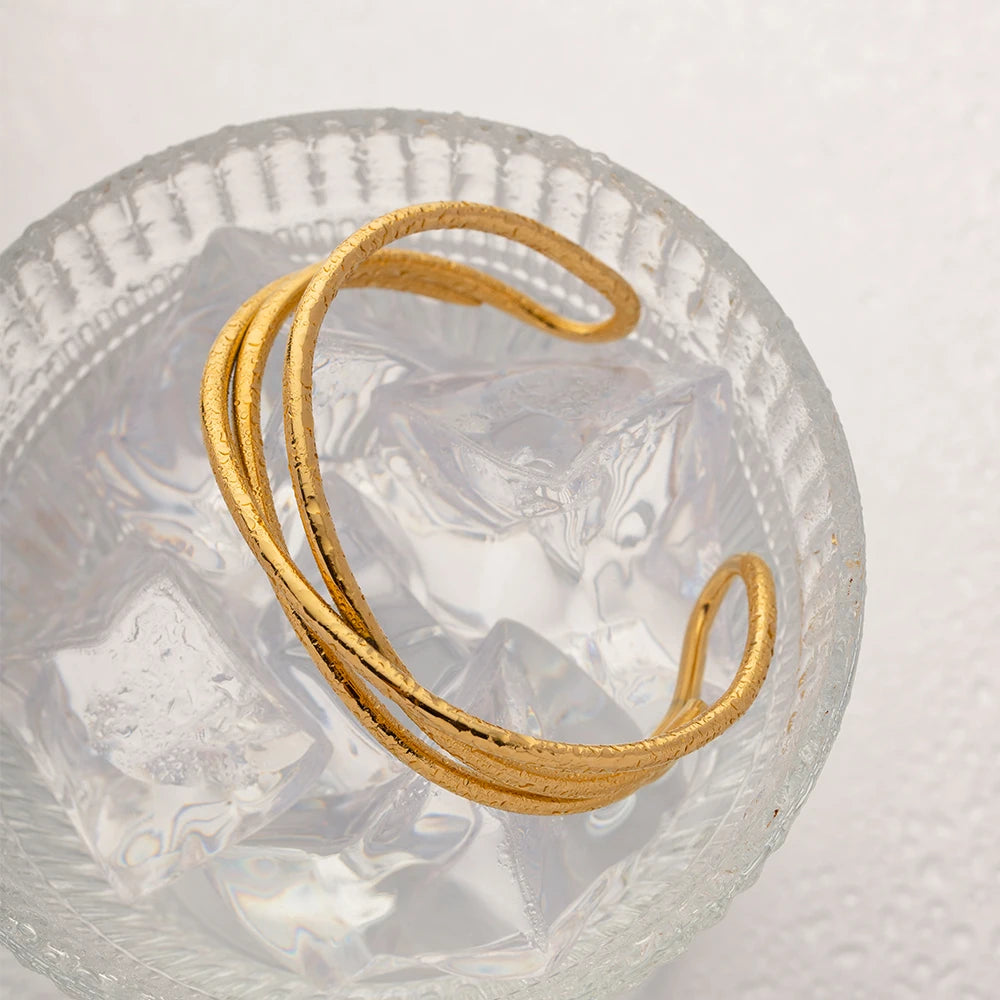 Pulseira Bracelete em Linhas Cruzadas Tamanho Ajustável