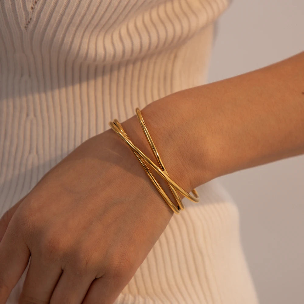 Pulseira Bracelete em Linhas Cruzadas Tamanho Ajustável