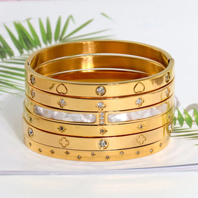 Pulseira Love com Coração Cravejada de Zircônia