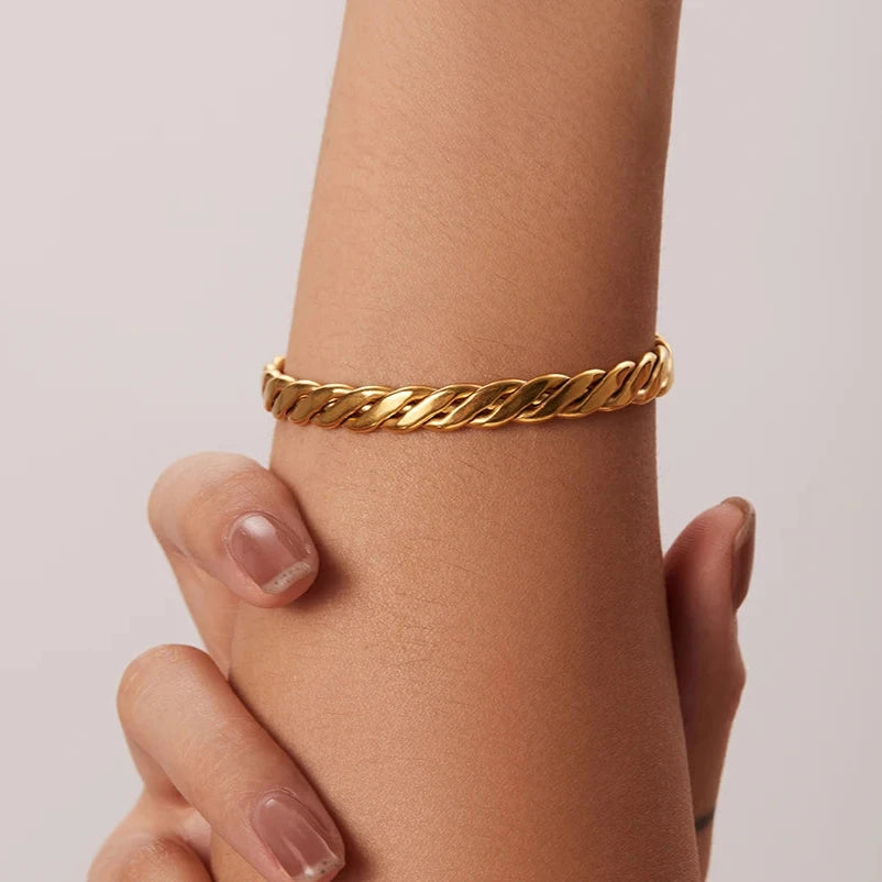 Pulseira Chunky de Corrente Cubana Entrelaçada