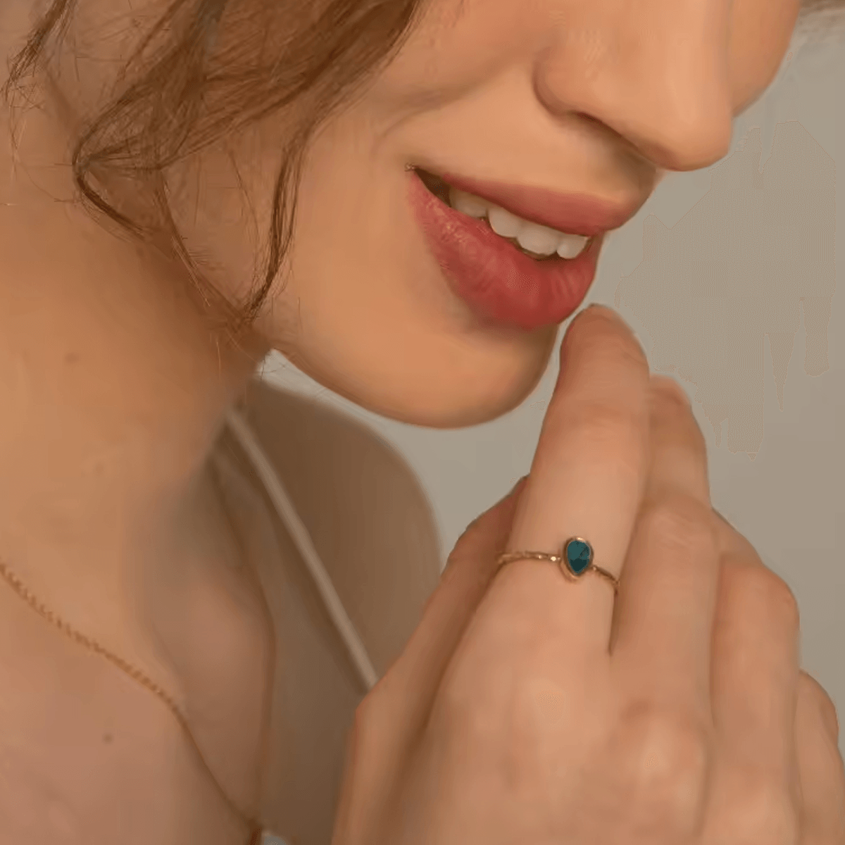 Anel Fino com Pedra Natural - Beverly Joias