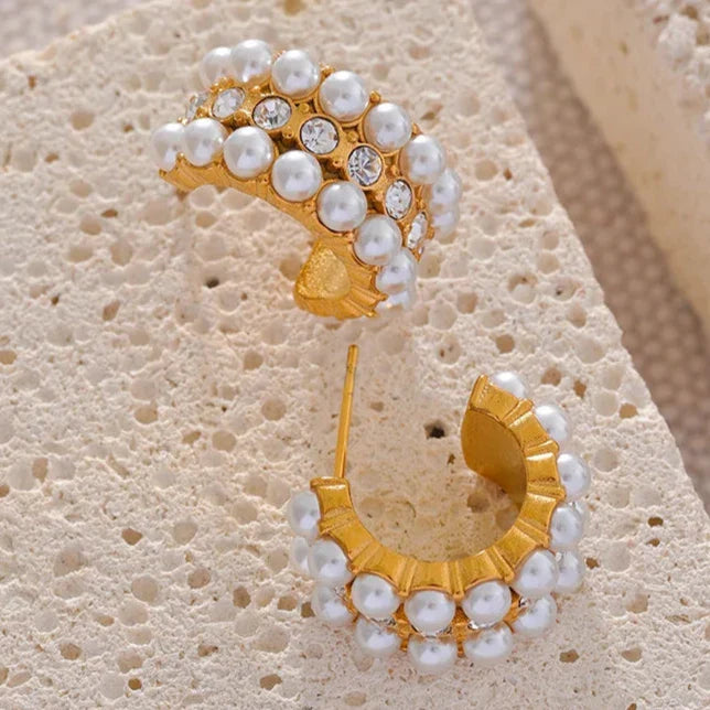 Brinco Argola Cravejada de Pérolas e Zircônias