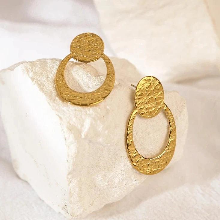 Brinco Argola em Gota Amassada - Beverly Joias