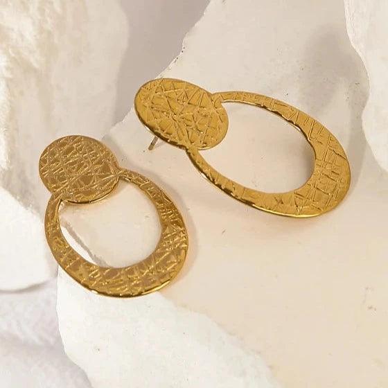 Brinco Argola em Gota Amassada - Beverly Joias