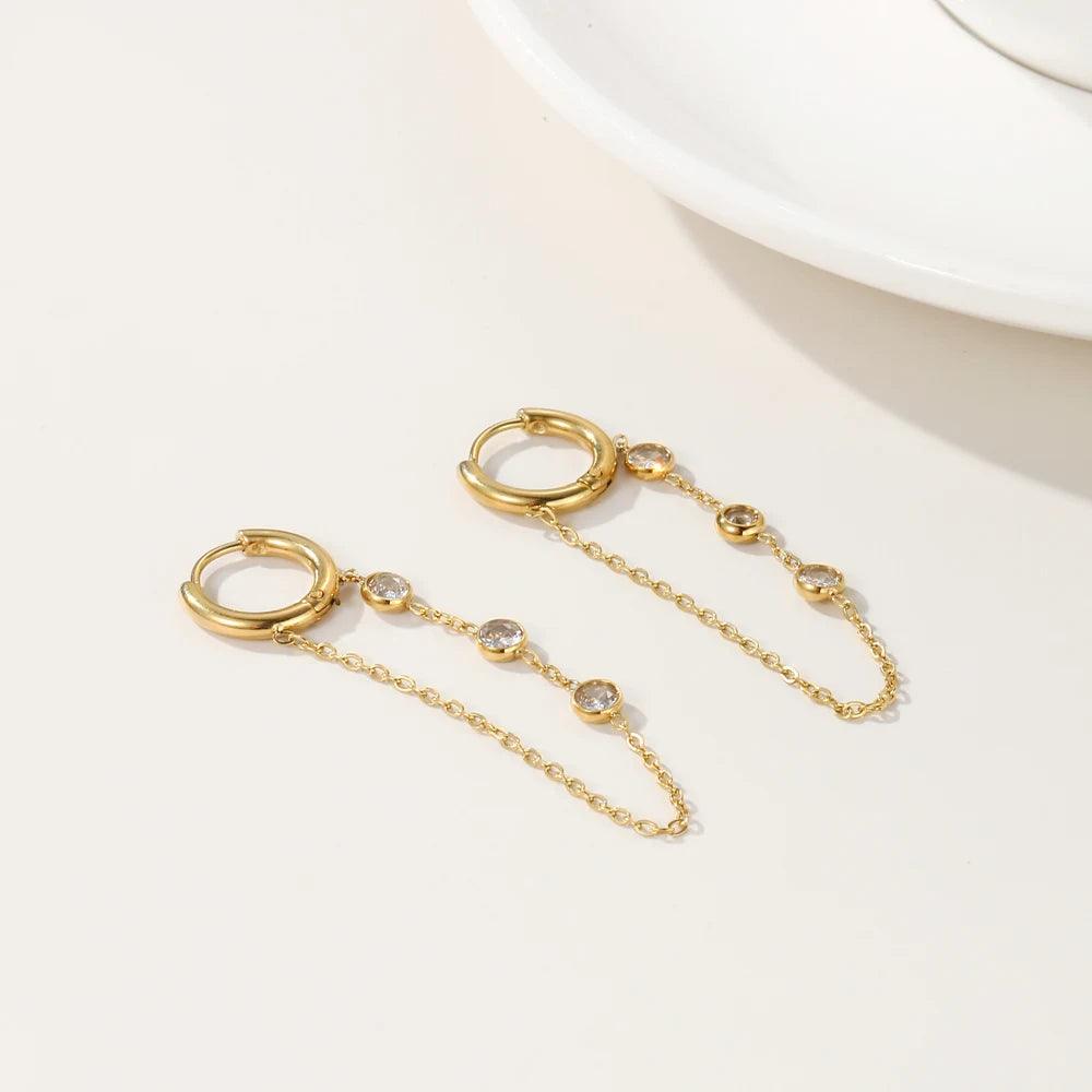 Brinco com Corrente e Pingente Triplo de Moissanite - Beverly Joias