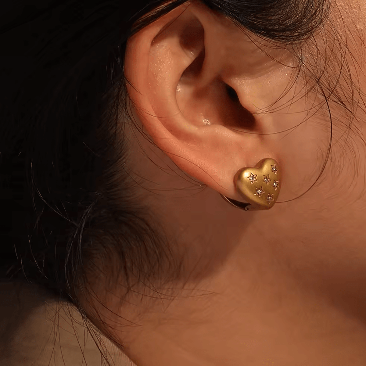 Brinco Coração Cravejado de Cristais Moissanite - Beverly Joias