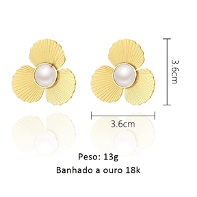 Brinco Flor de Três Pétalas com Pérola - Beverly Joias