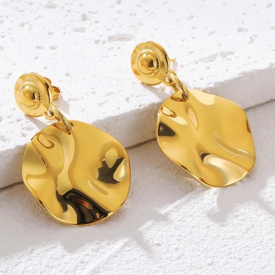 Brinco Prato de Ouro Irregular - Beverly Joias