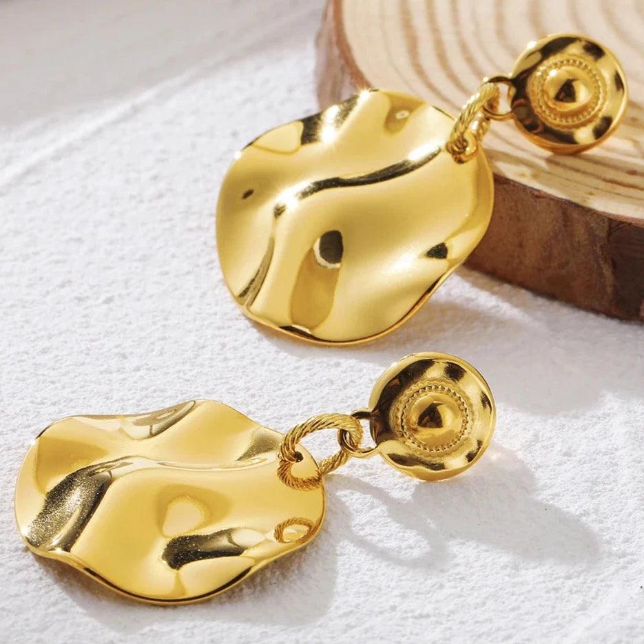 Brinco Prato de Ouro Irregular - Beverly Joias
