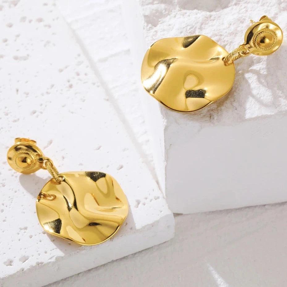 Brinco Prato de Ouro Irregular - Beverly Joias