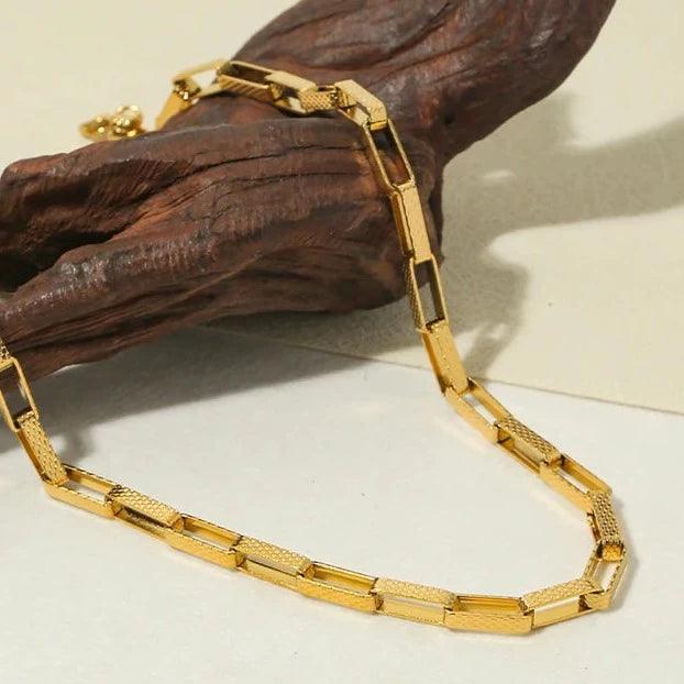Colares com Pingentes Banhados a Ouro - Beverly Joias