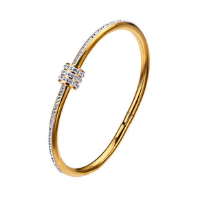 Pulseira Rígida com Pingente Cravejado