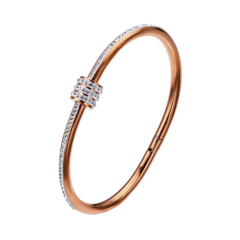 Pulseira Rígida com Pingente Cravejado